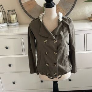 Cute army green lightweight jacket